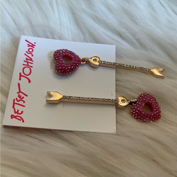 Betsey Johnson Heart Arrow Earrings - New on Card - Picture 5 of 6